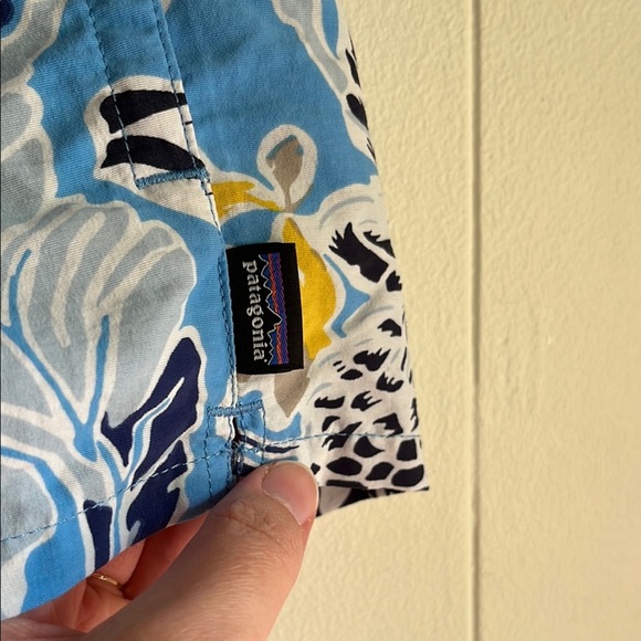 Patagonia Yellow Barely Baggies Manoa Skipper Blue Beach Athletic Shorts Sz XS - Picture 4 of 7